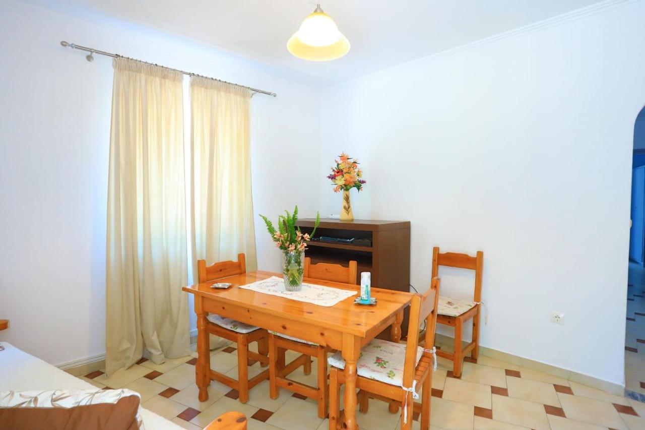 Alexandra Apartment Nisaki  Esterno foto
